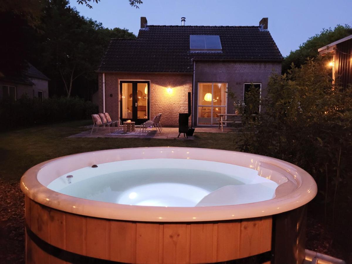 Bohemian Wellness Met Hottub & Sauna Ewijk Exterior foto
